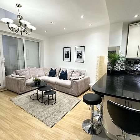London Charm - Stylish Room In Spacious Home Eksteriør billede