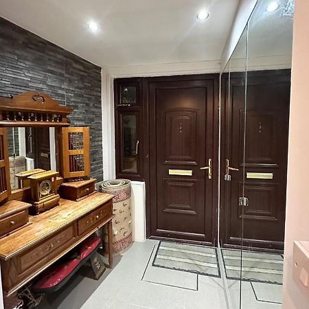 London Charm - Stylish Room In Spacious Home Eksteriør billede